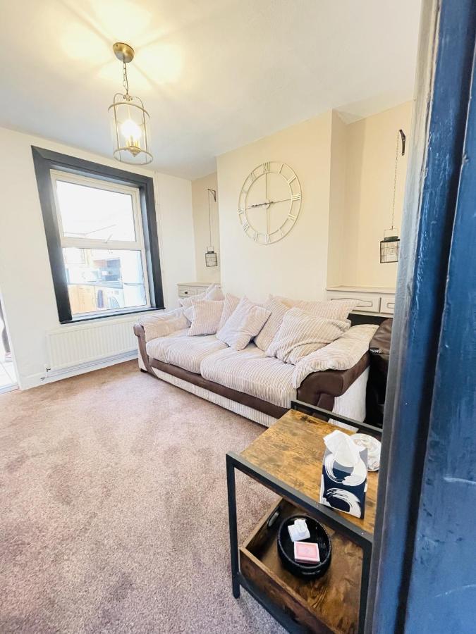 Lovely Dog Friendly, 3 Bed Home Sleeps 8, With Parking & Fenced Garden Work Contractor Leisure, Jasper CBG エクステリア 写真