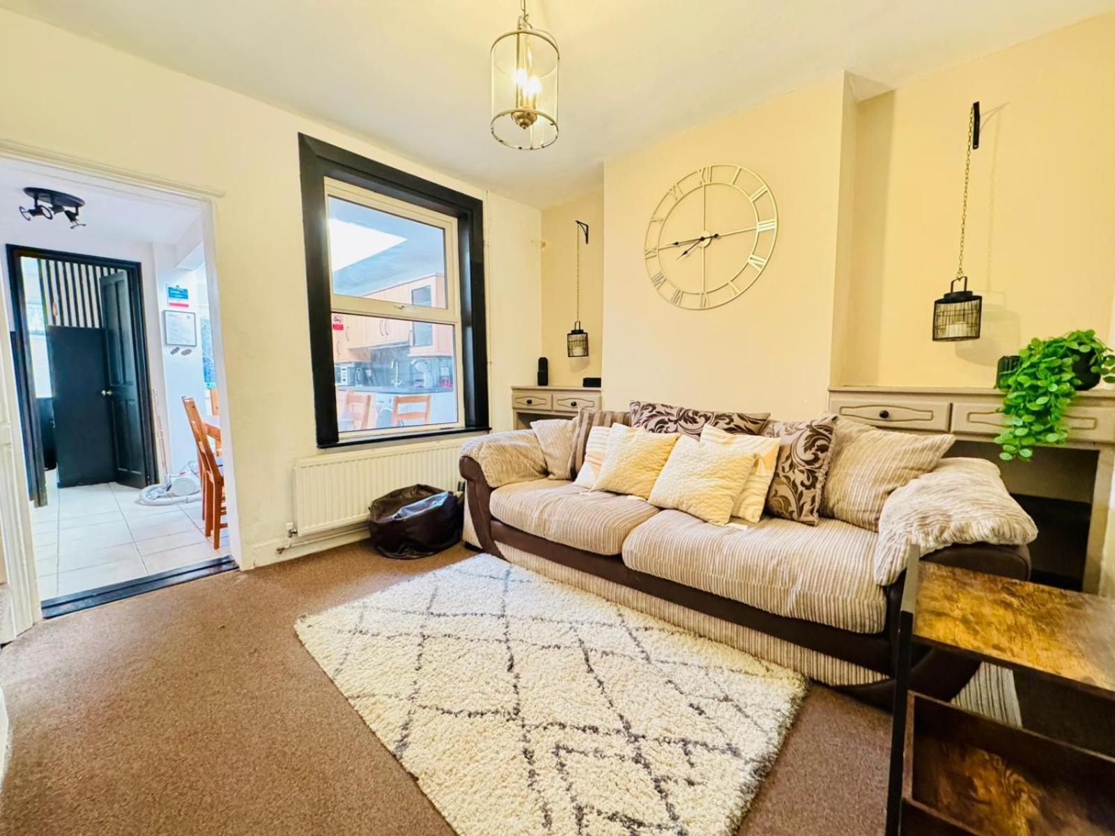 Lovely Dog Friendly, 3 Bed Home Sleeps 8, With Parking & Fenced Garden Work Contractor Leisure, Jasper CBG エクステリア 写真