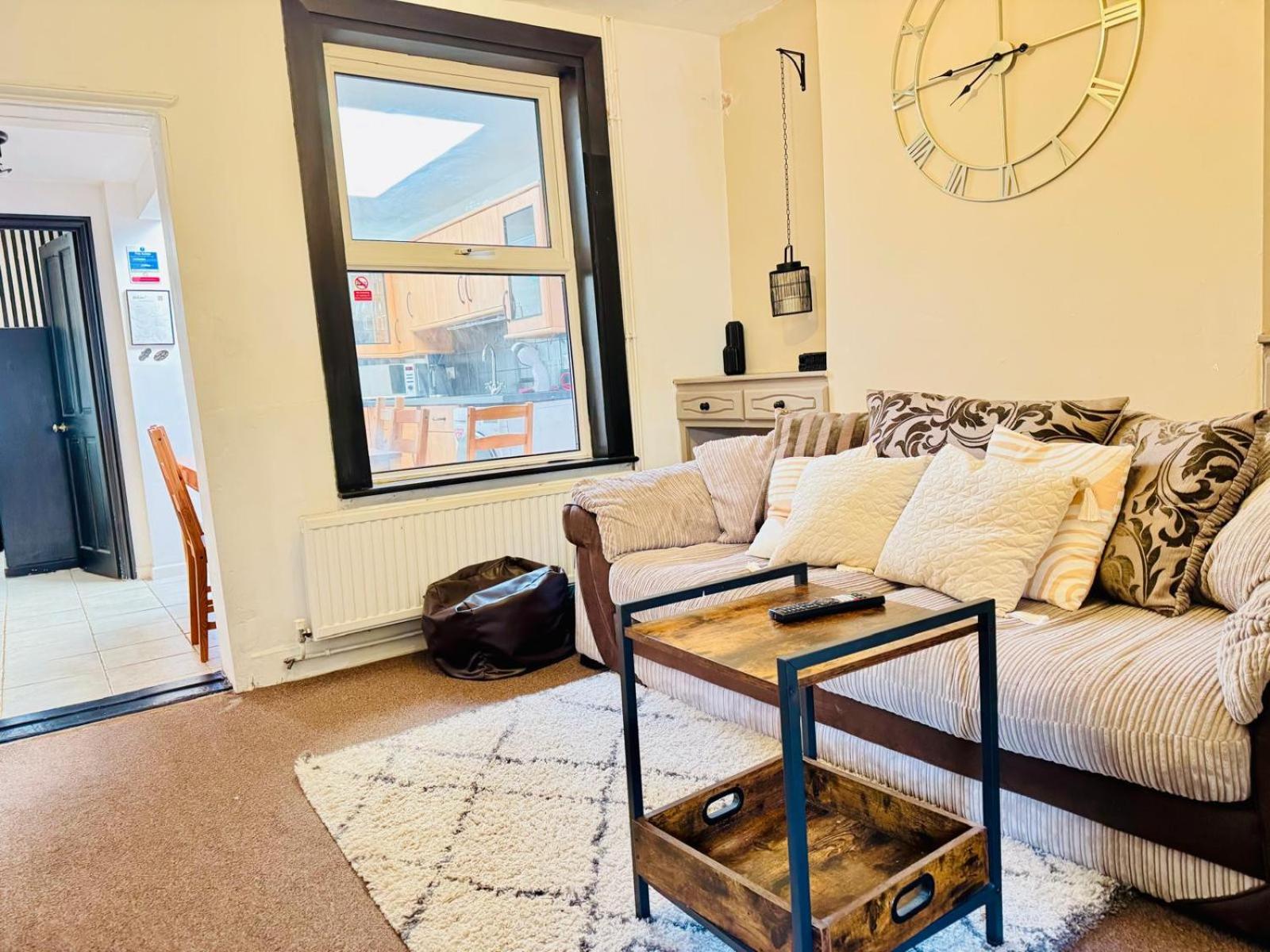 Lovely Dog Friendly, 3 Bed Home Sleeps 8, With Parking & Fenced Garden Work Contractor Leisure, Jasper CBG エクステリア 写真